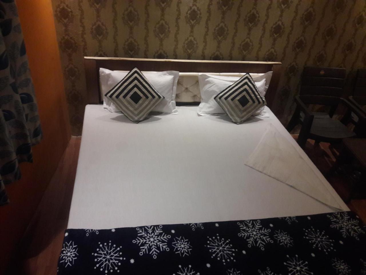 Buddha Guest House Varanasi Ngoại thất bức ảnh