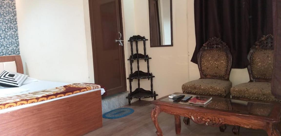 Buddha Guest House Varanasi Phòng bức ảnh